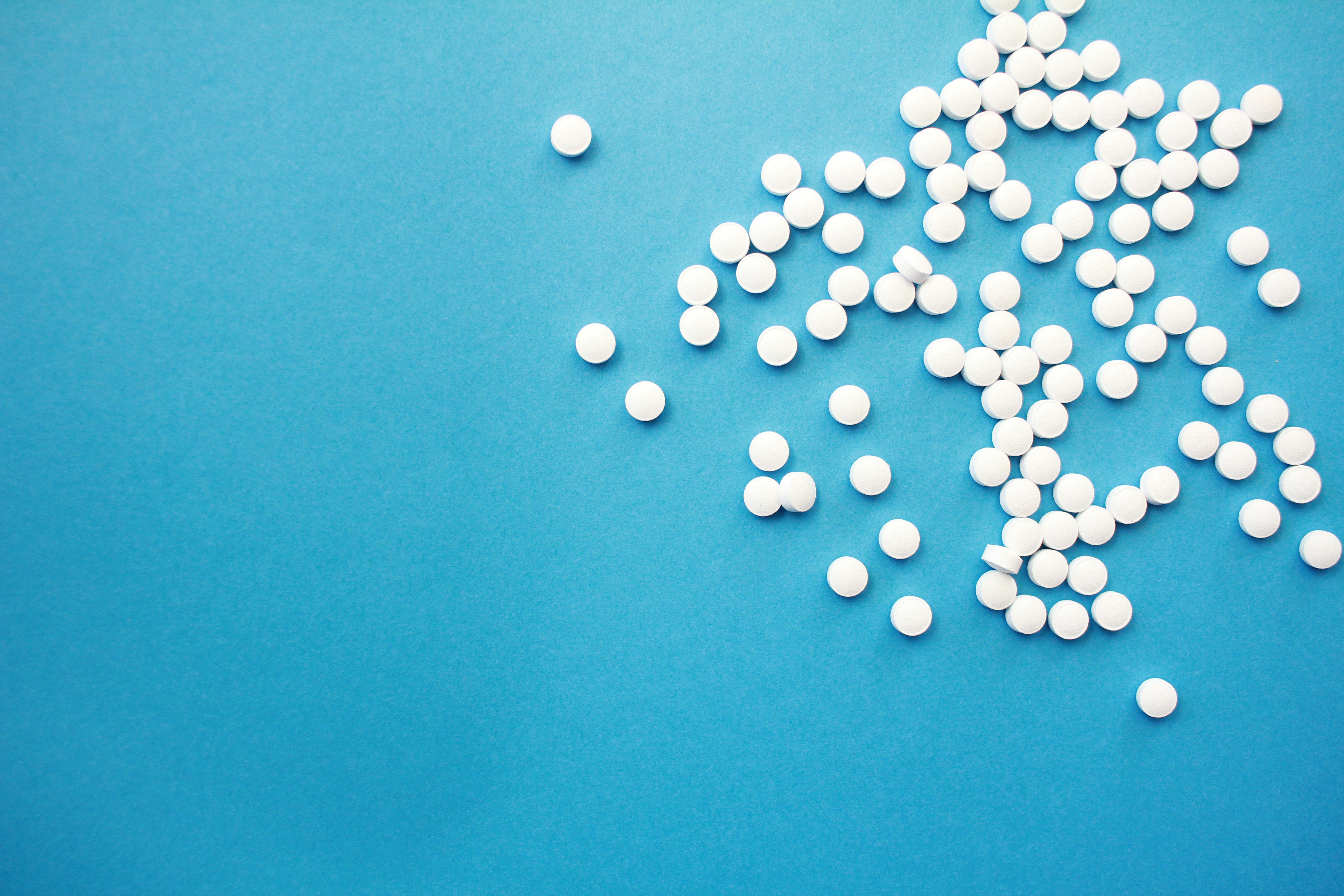 Scattered pills